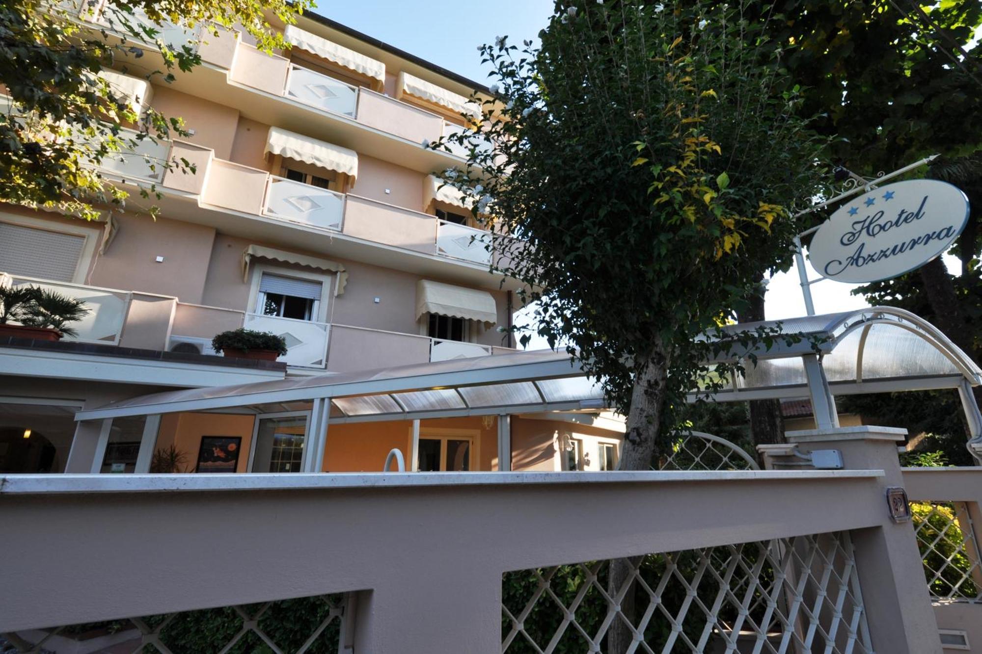 Hotel Azzurra มารินา ดิ เปียตราซันตา ภายนอก รูปภาพ