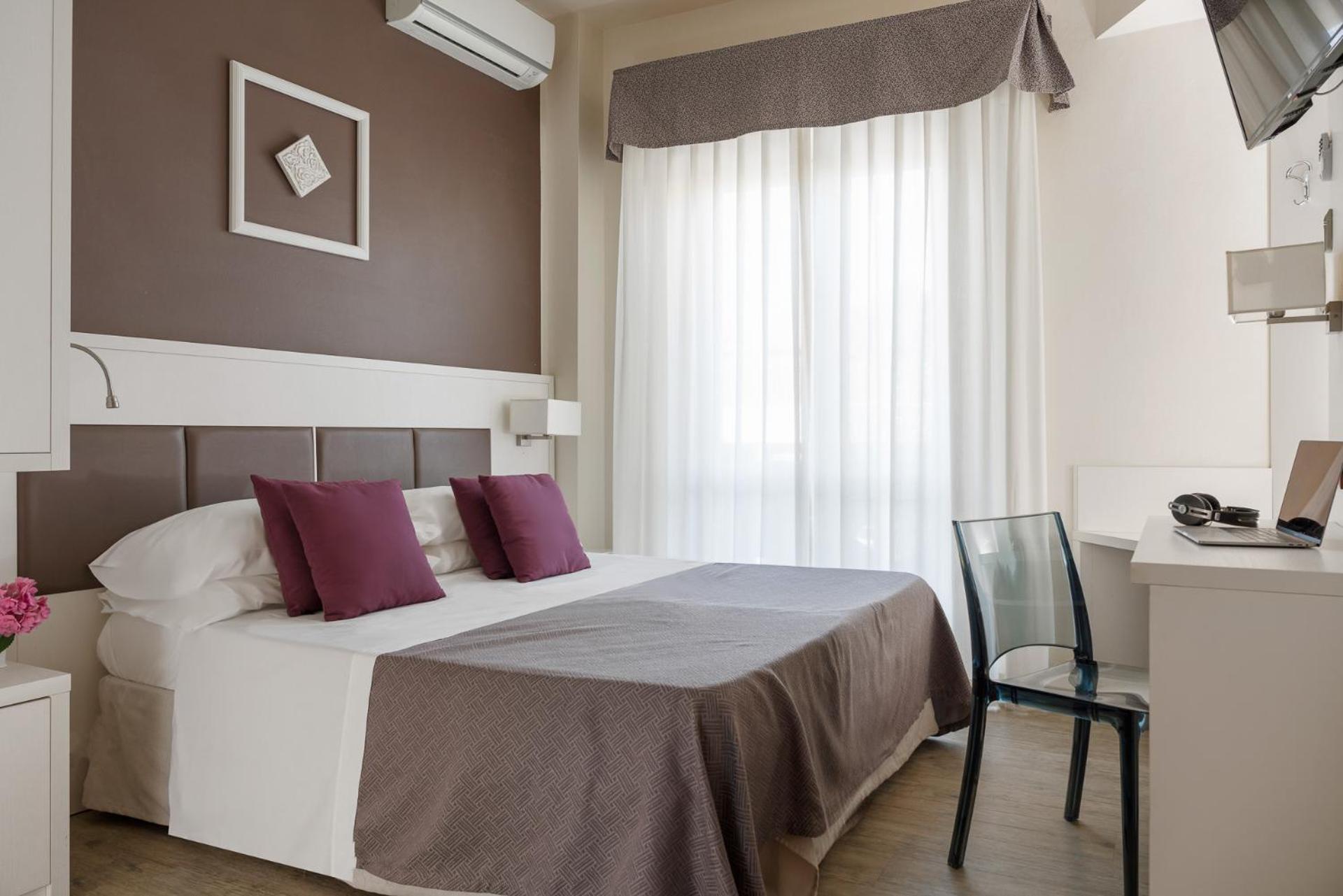 Hotel Azzurra มารินา ดิ เปียตราซันตา ภายนอก รูปภาพ