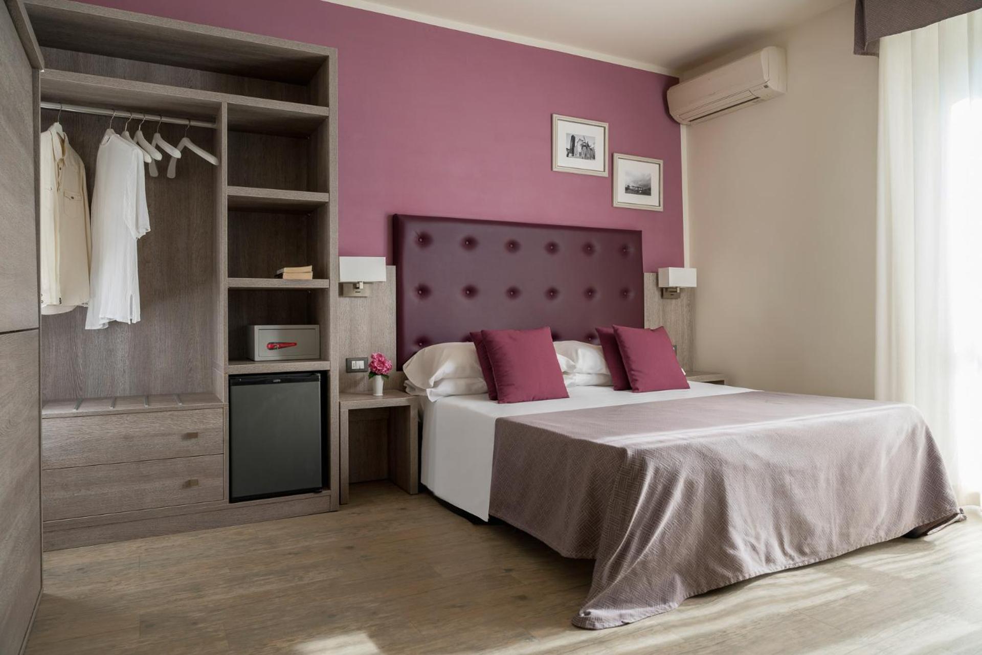 Hotel Azzurra มารินา ดิ เปียตราซันตา ภายนอก รูปภาพ