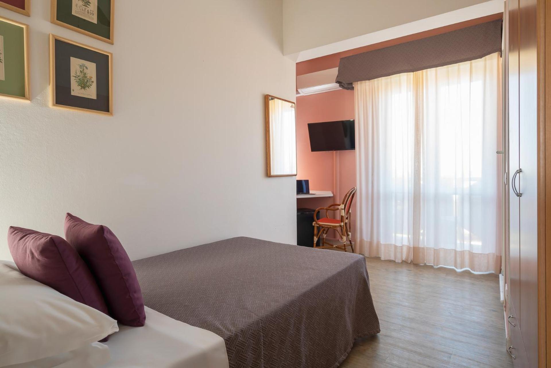 Hotel Azzurra มารินา ดิ เปียตราซันตา ภายนอก รูปภาพ