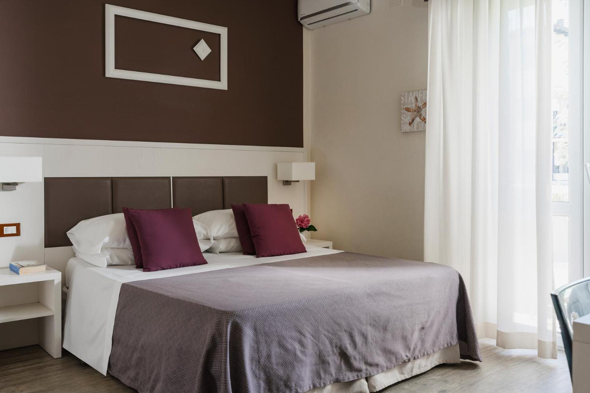 Hotel Azzurra มารินา ดิ เปียตราซันตา ภายนอก รูปภาพ
